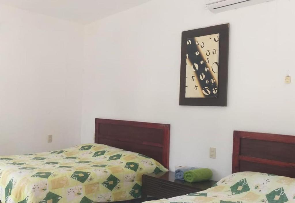 Hotel Mariam เตโกลูตลา ภายนอก รูปภาพ